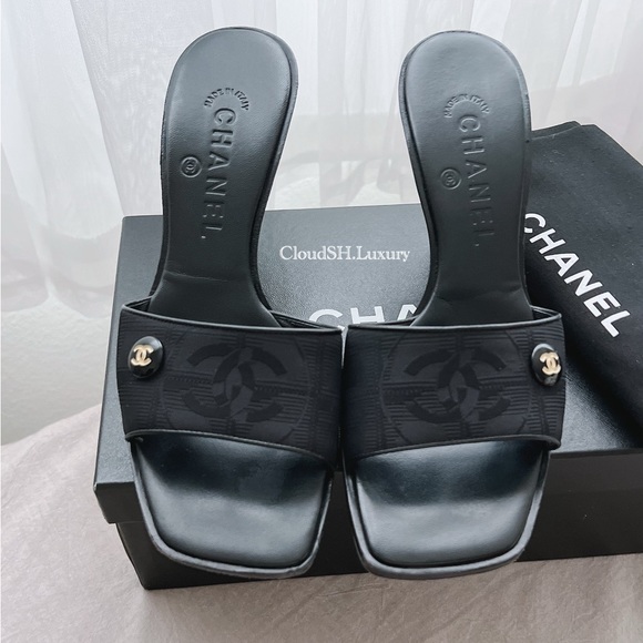 Auth Chanel Vintage Classic CC Logo Black Mules - Size 37.5 - Picture 1 of 9